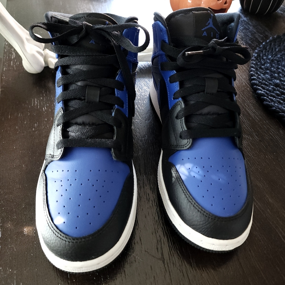 Jordan 1 Mid Hyper Royal 2021
